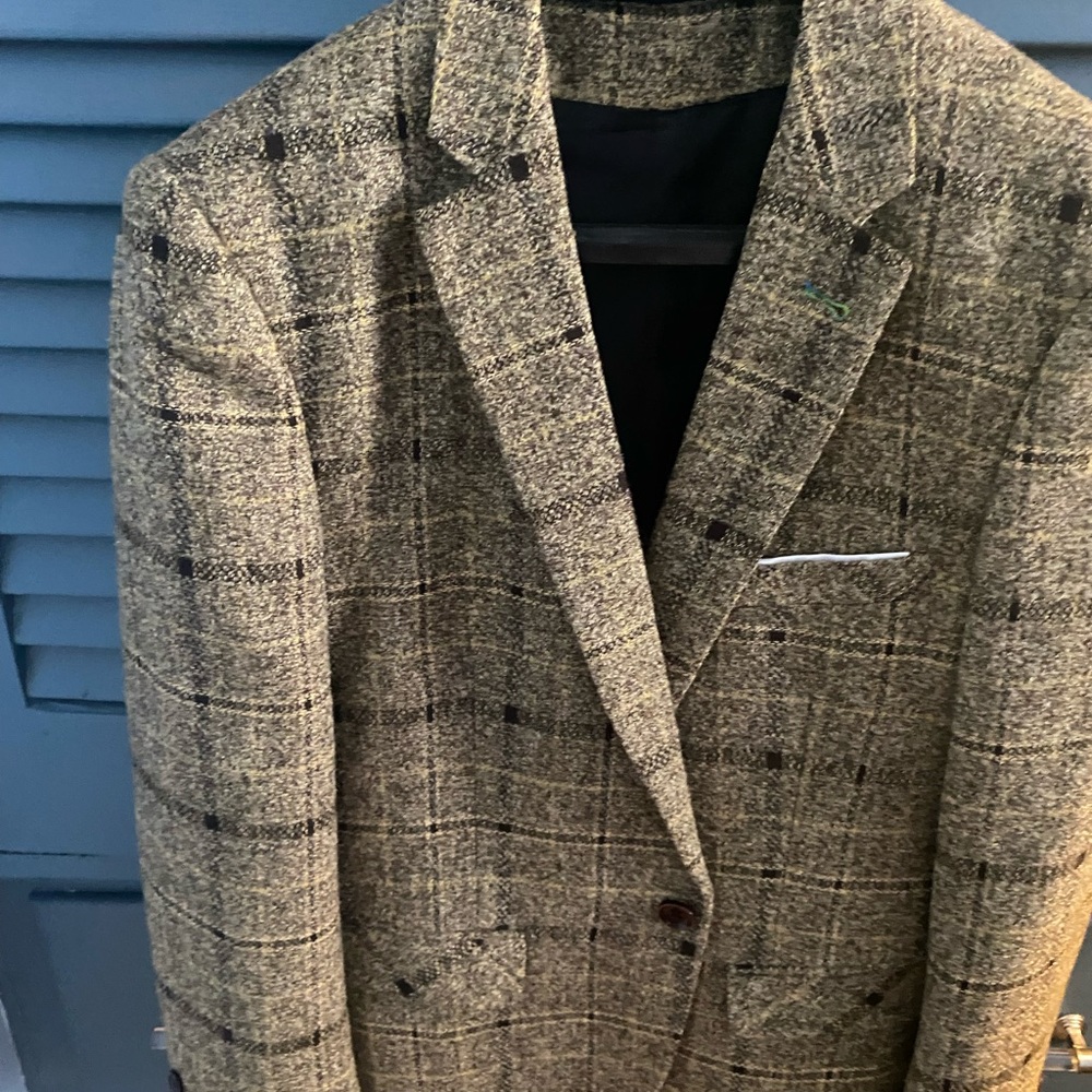 Big boys /Men's small camel and chocolate brown plaid suit. Excellent condition